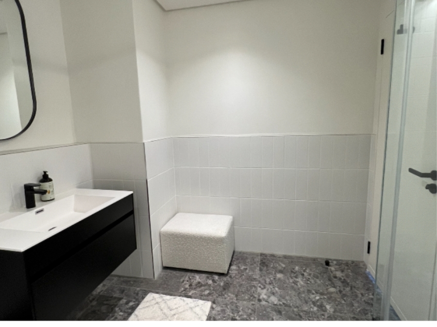 1 Bedroom Property for Sale in Sea Point Western Cape